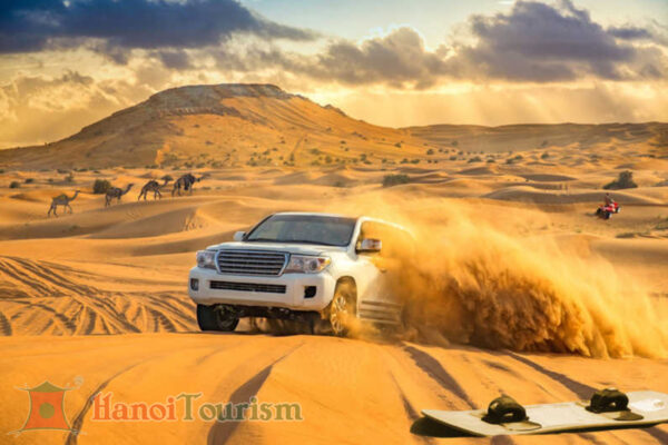 Trải nghiệm xe Land Cruiser - Dubai